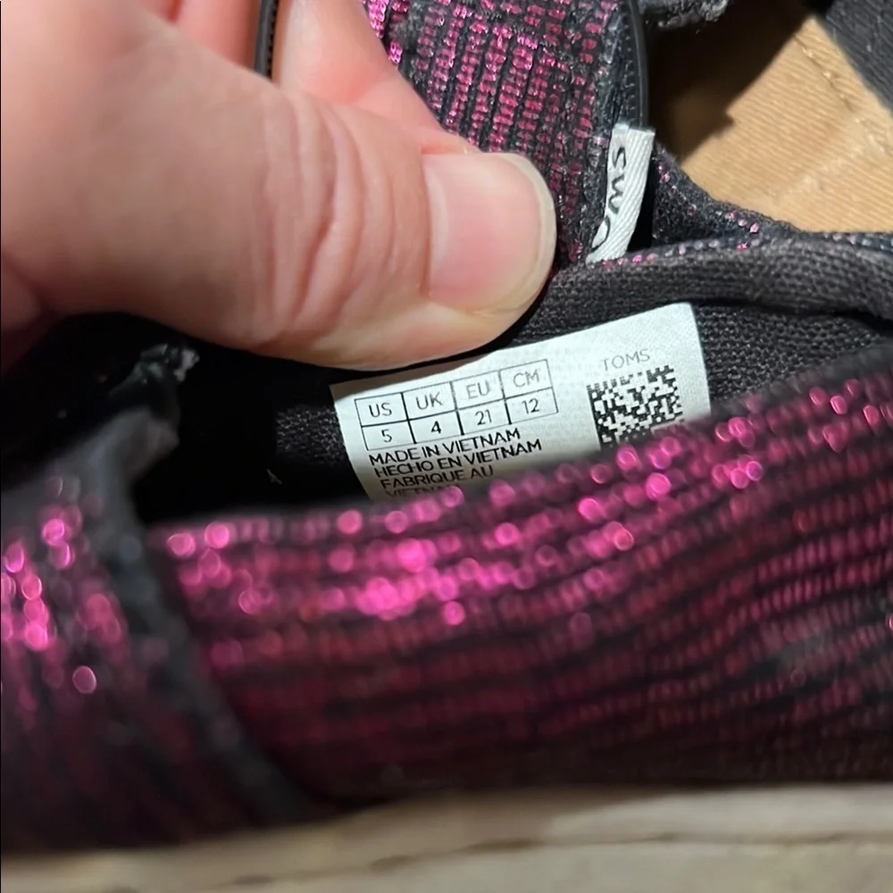 Toms shoes size 5